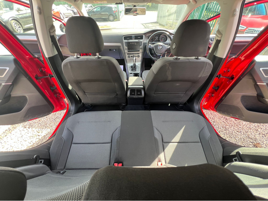 2015 Volkswagen Golf - image 20