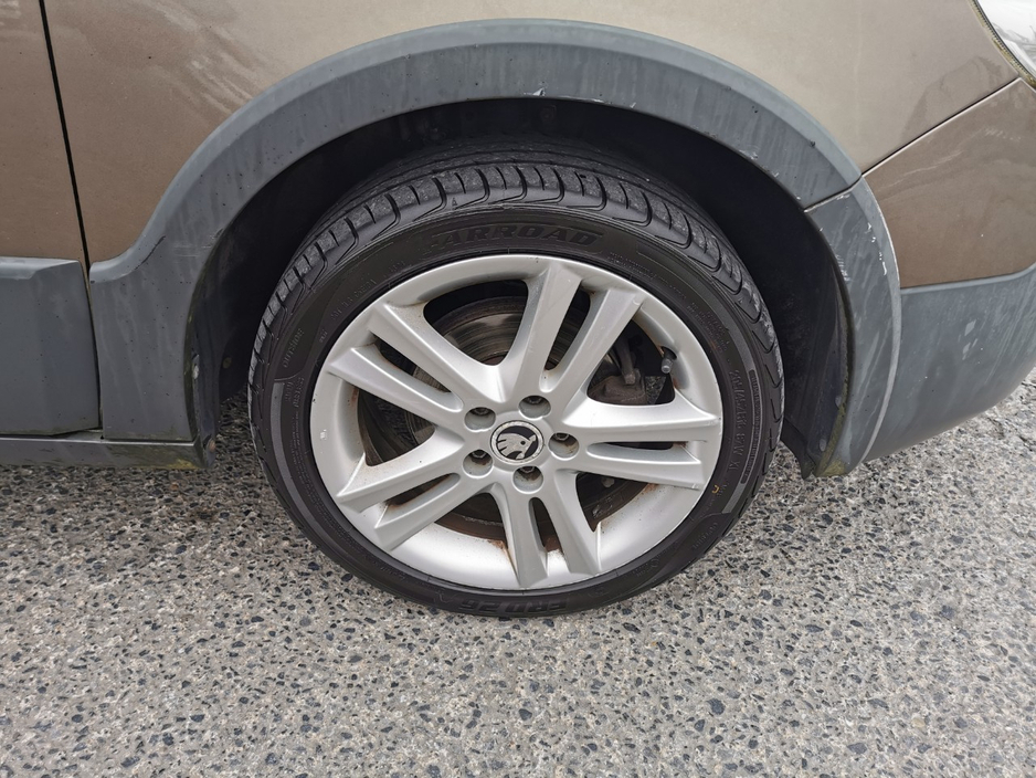 2015 Skoda Roomster - image 4