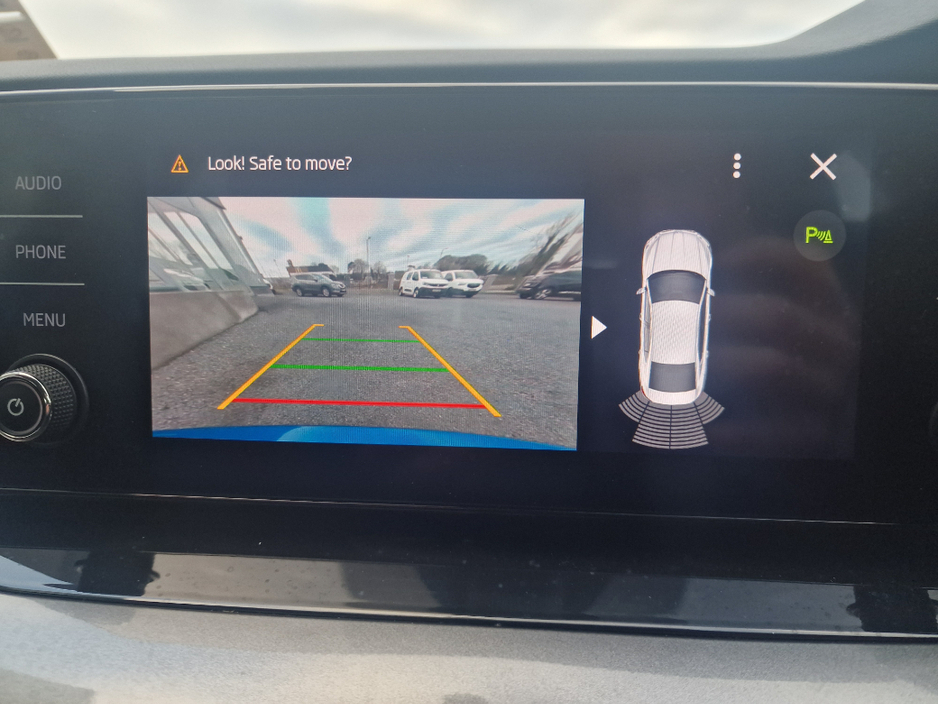 2022 Skoda Octavia - image 14