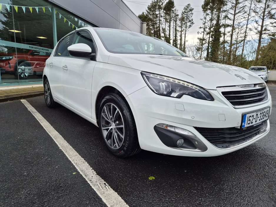 2015 Peugeot 308 - image 2