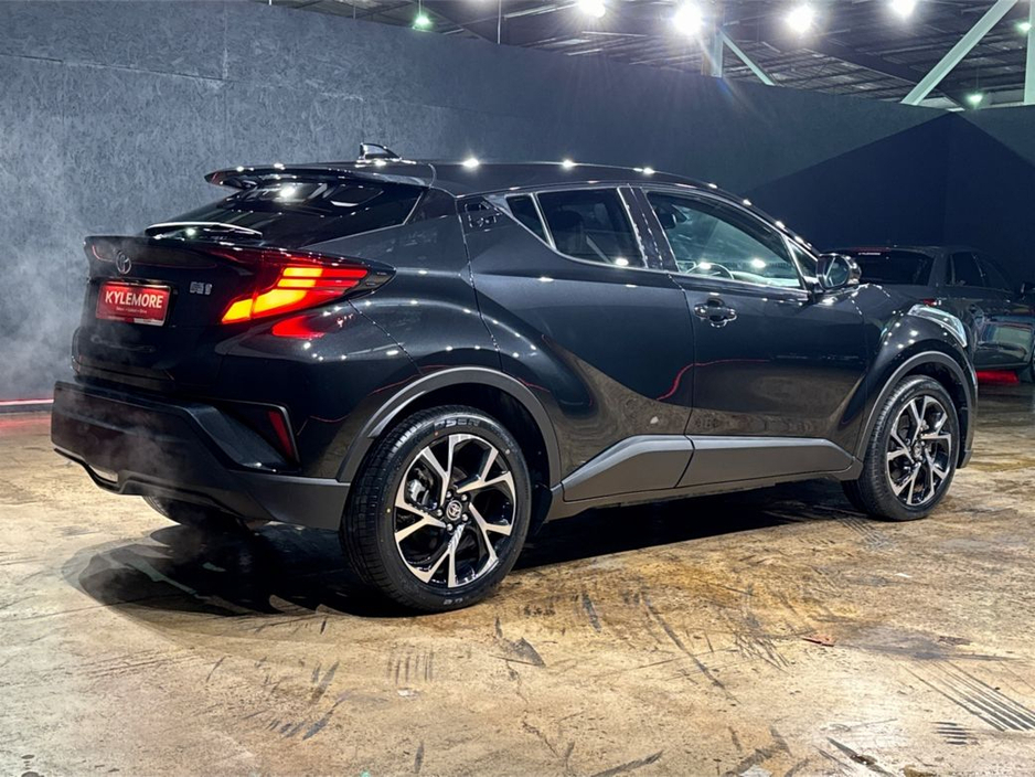 2020 Toyota C-HR 1.8 HYBRID AUTOMATIC - G PACKAGE - BROWN HALF LEATHER - FACTORY ALLOYS - CRUISE CONTROL - REVERSE CAMERA €22,950
