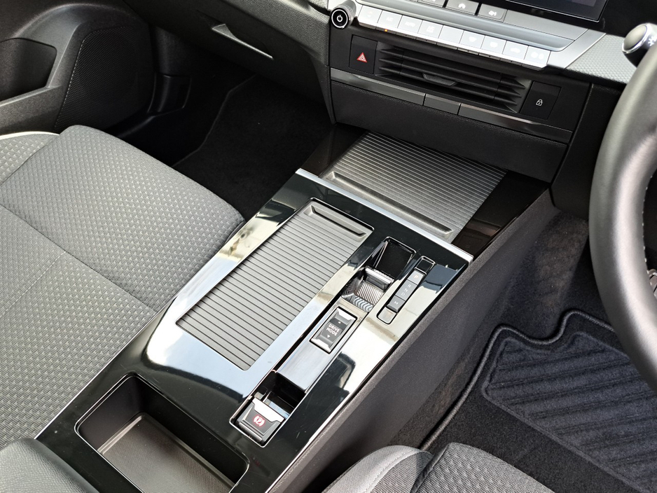 2024 Opel Astra - image 25