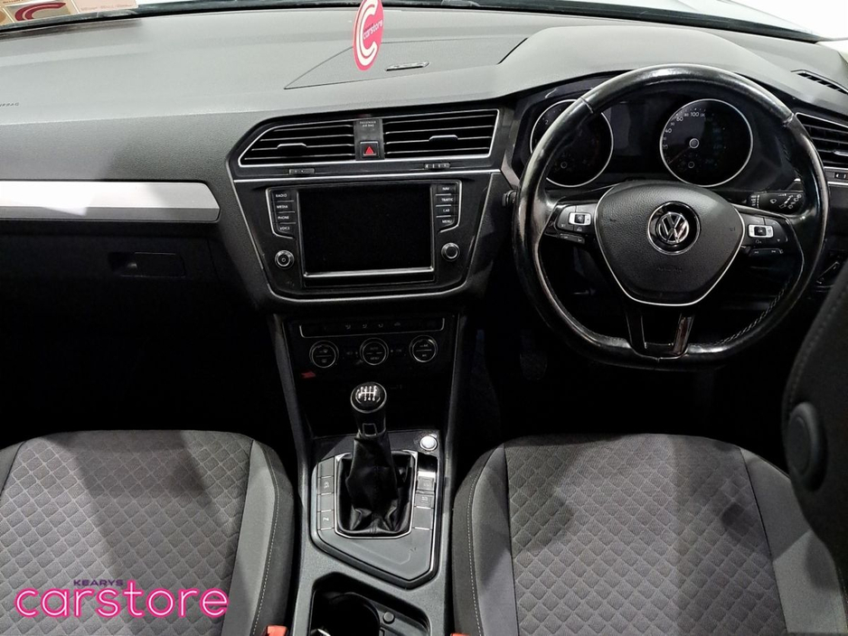 2017 Volkswagen Tiguan - image 11