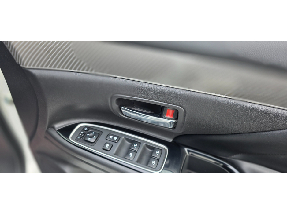 2019 Mitsubishi Outlander - image 25