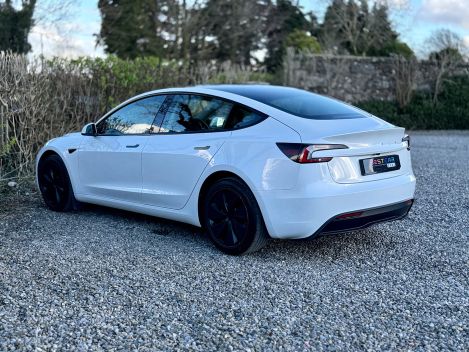 2025 Tesla Model 3 - image 7