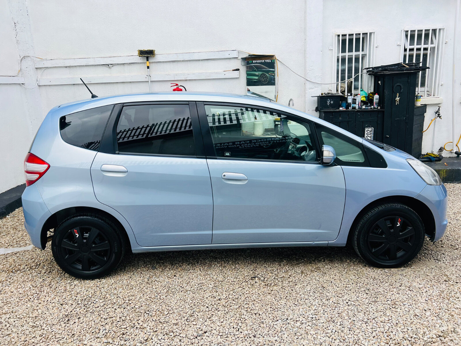 2010 Honda Fit - image 9