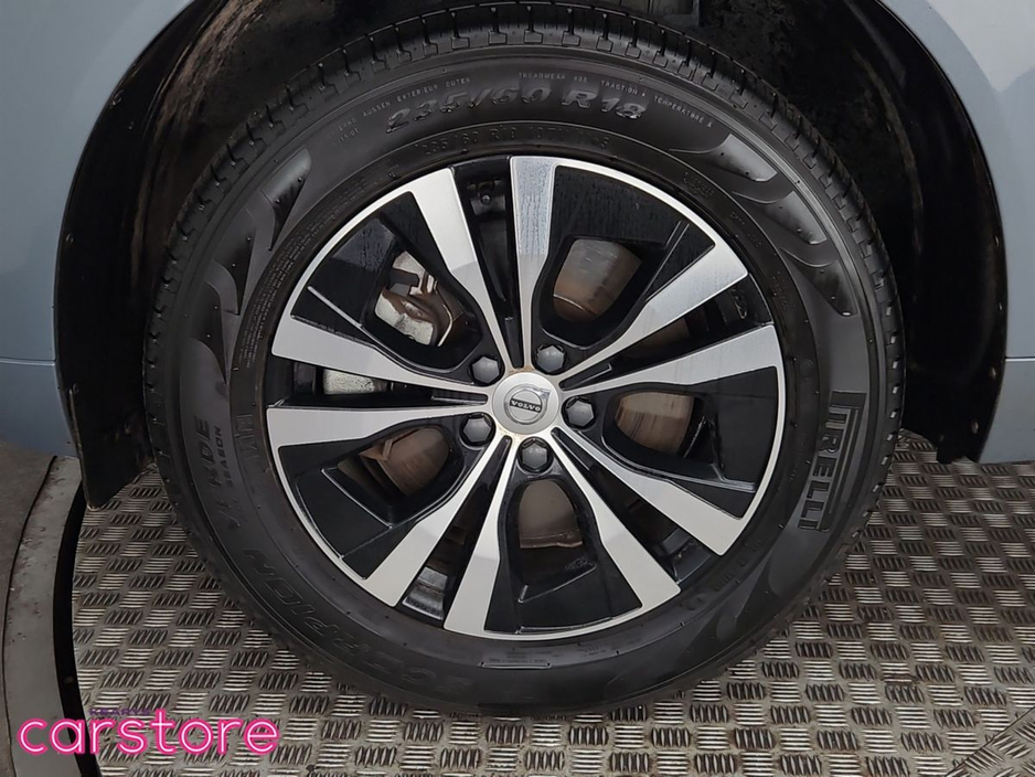 2022 Volvo XC60 - image 14