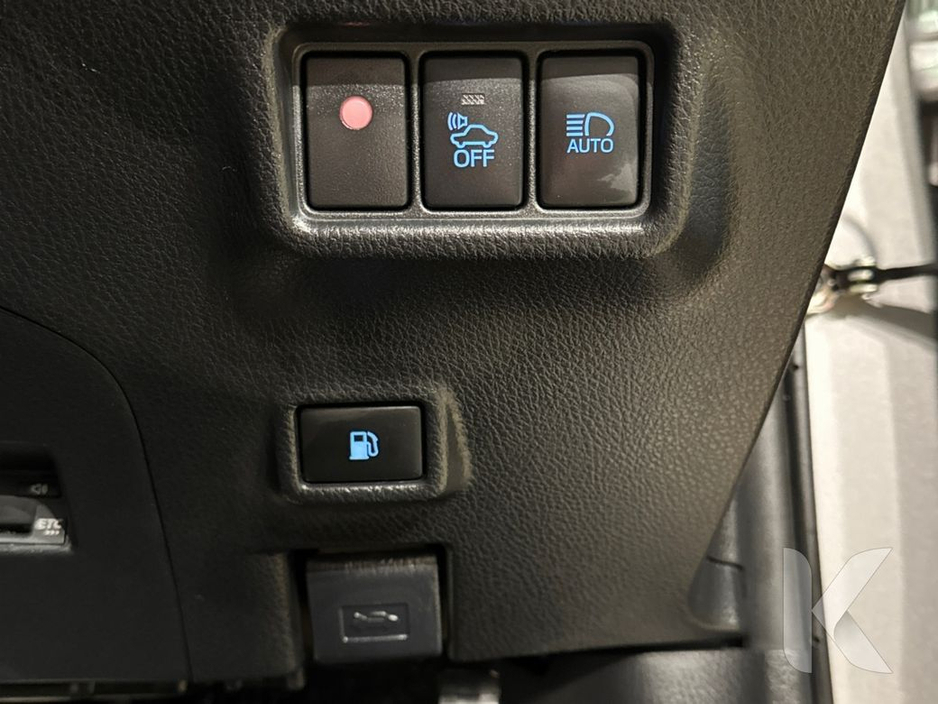 2019 Toyota C-HR - image 17