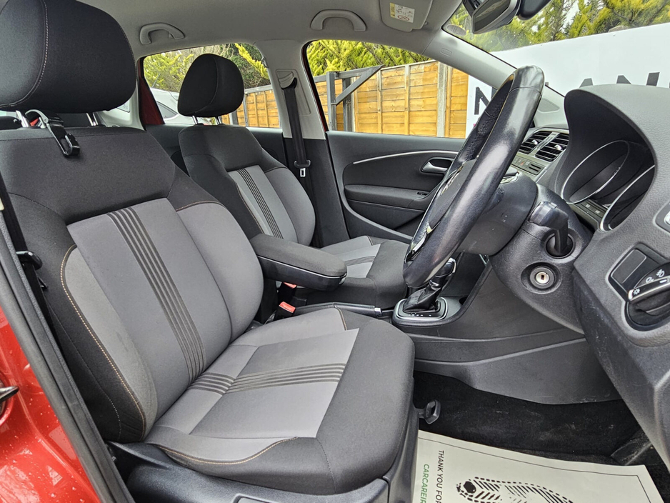 2016 Volkswagen Polo - image 24