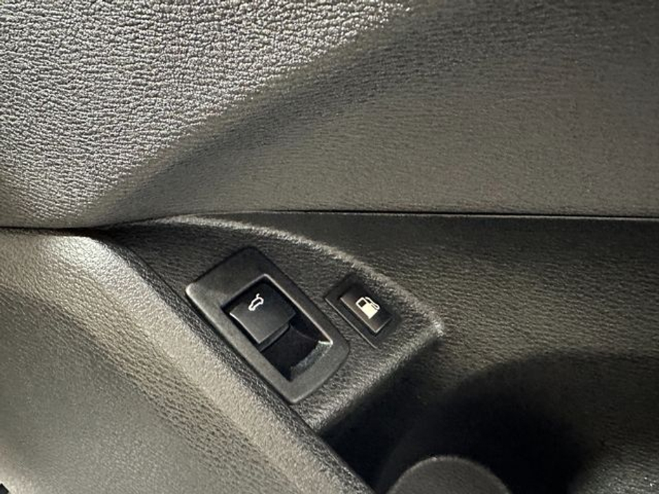 2022 BMW X1 - image 22