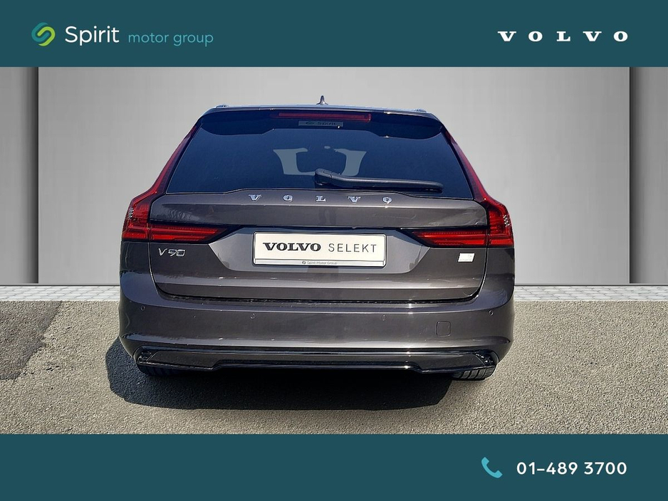 2021 Volvo V90 - image 7