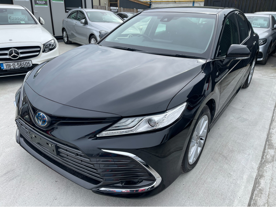 2021 Toyota Camry - image 2