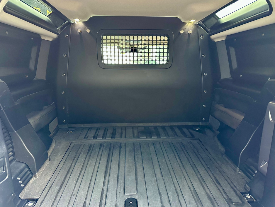 2023 Land Rover Defender - image 14