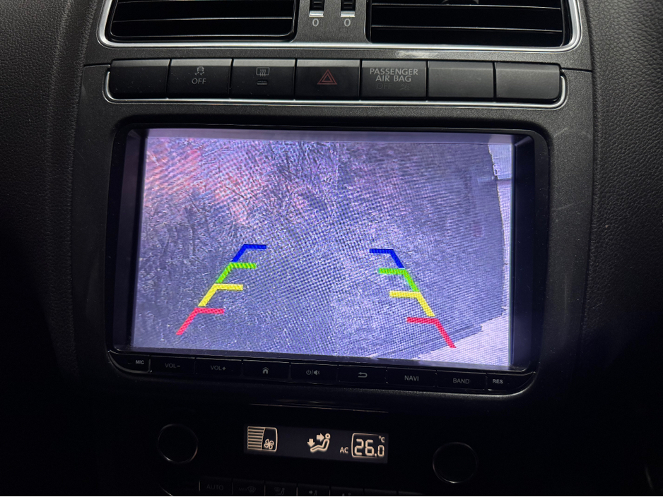 2013 Volkswagen Polo - image 11