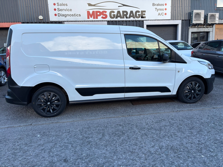 2020 Ford Transit - image 32