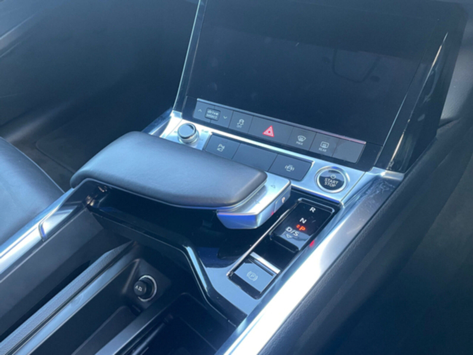 2023 Audi e-tron - image 10