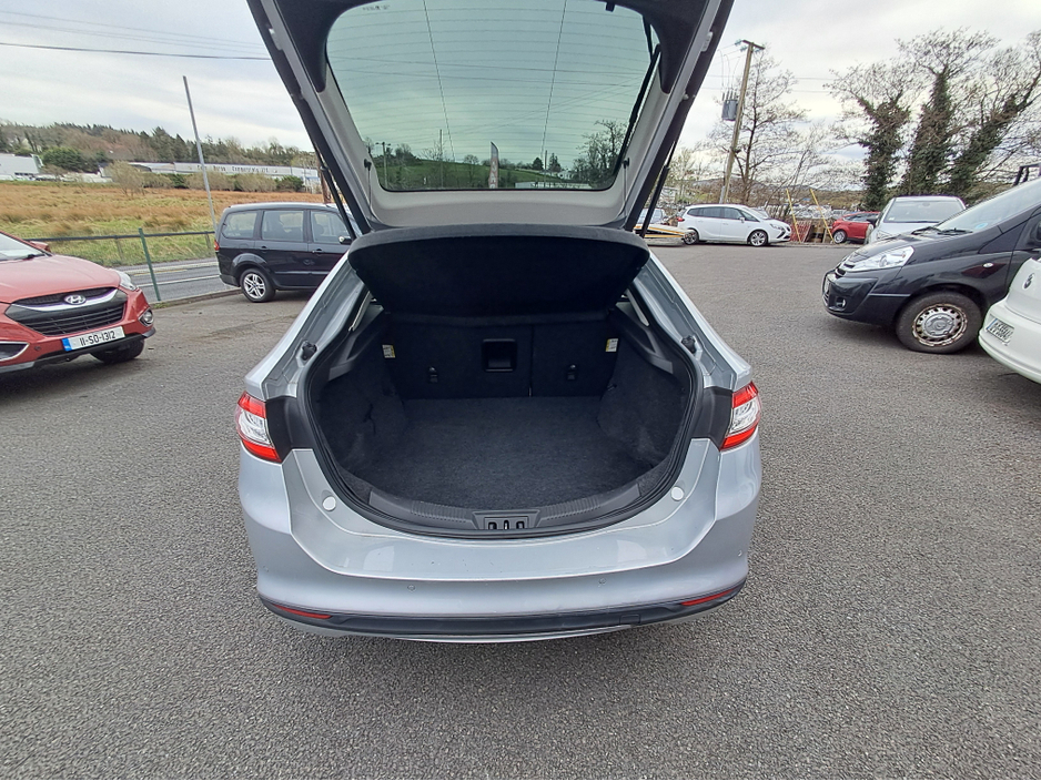 2016 Ford Mondeo - image 18