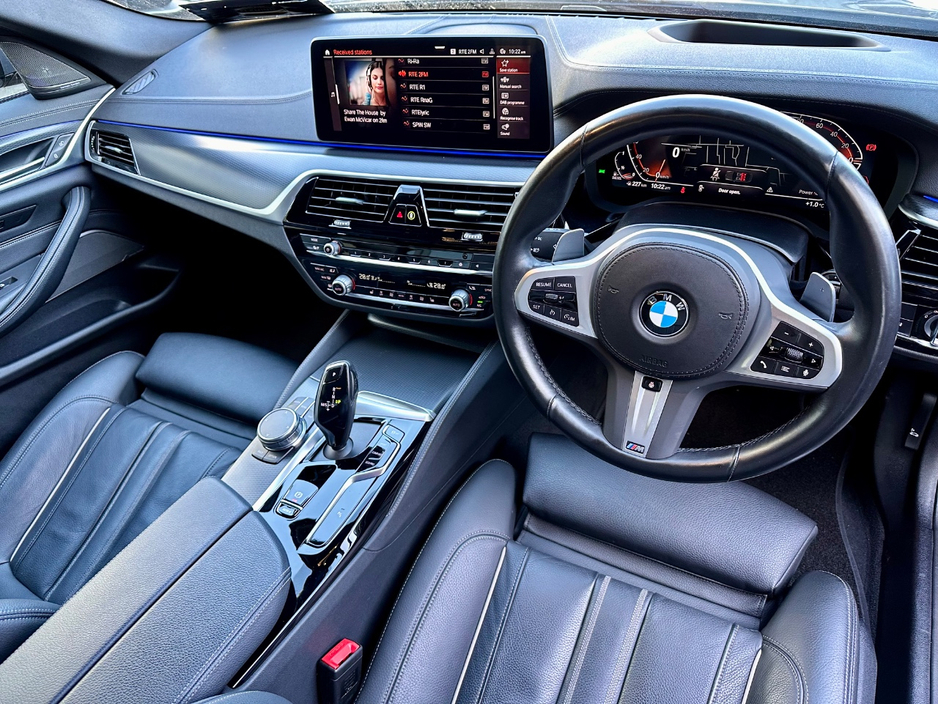 2023 BMW 5 Series - image 5