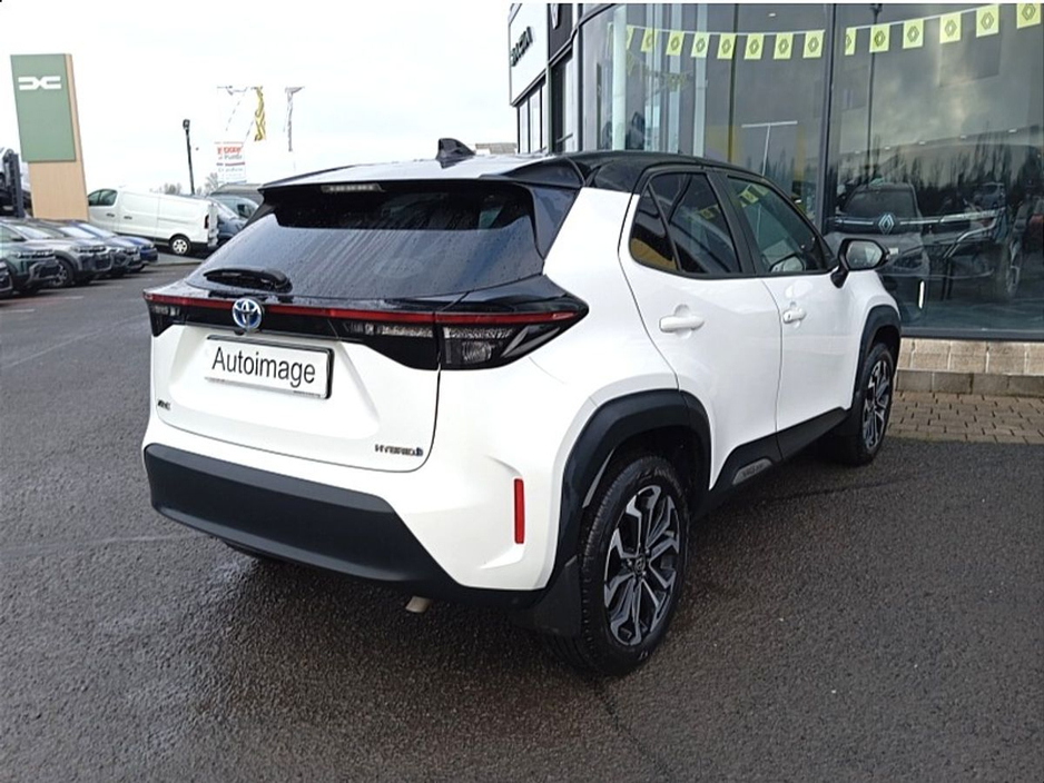 2024 Toyota Yaris Cross 1.5 Hybrid Luna Sport (Pearl white) €30,850