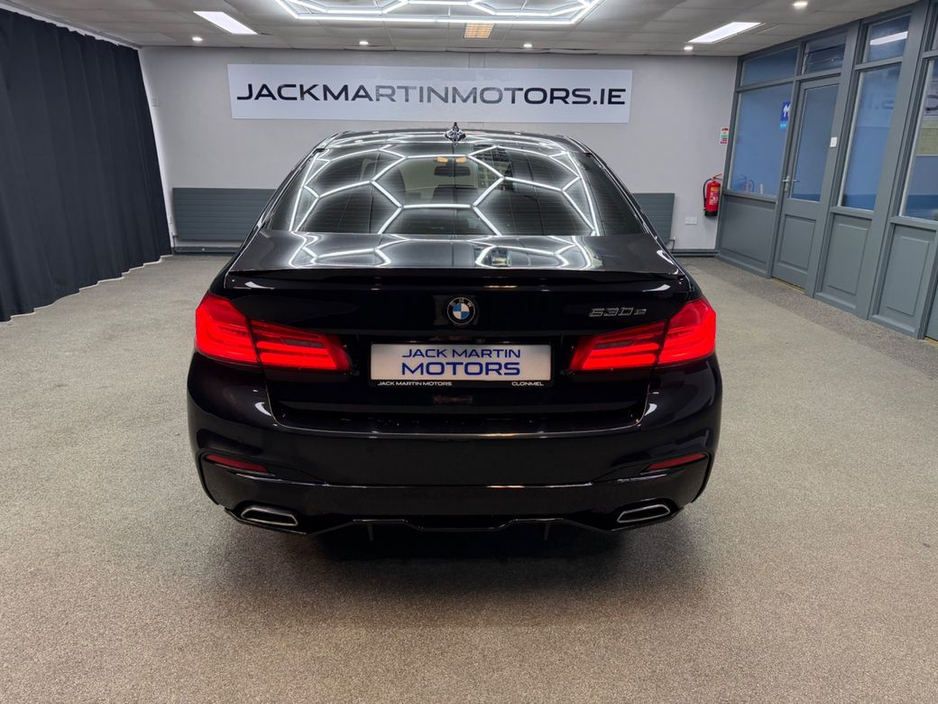 2019 BMW 5 Series - image 11