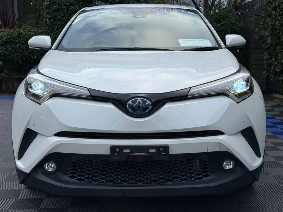 2019 Toyota C-HR 1.8 HYBRID // DIAMOND CUT ALLOYS // HALF LEATHER HEATED SEATS // DUAL ZONE CLIMATE CONTROL €19,900