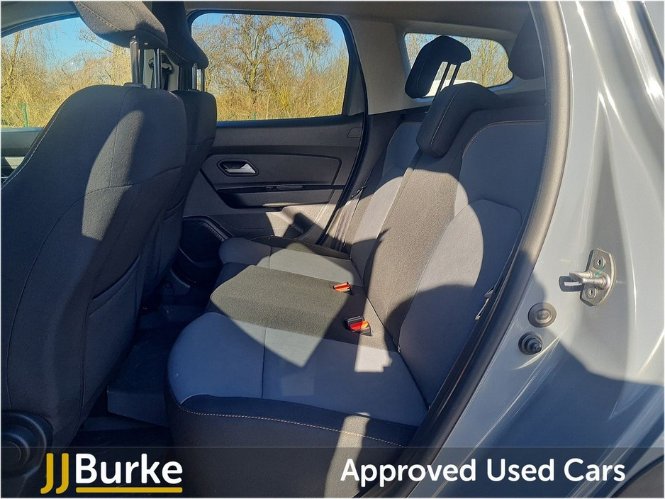 2023 Dacia Duster - image 10