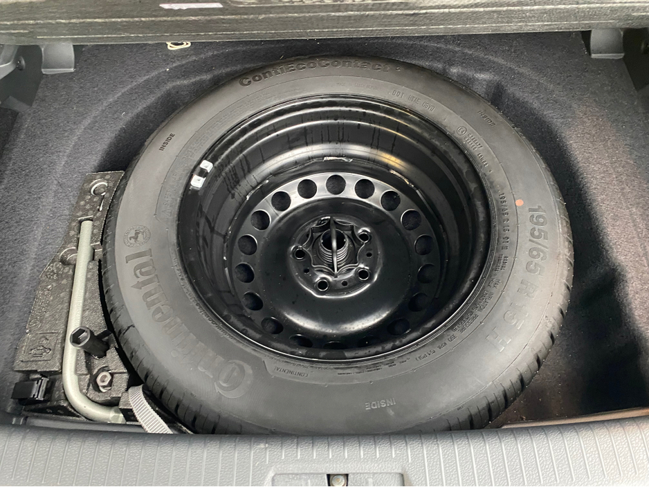 2019 Volkswagen Golf - image 6