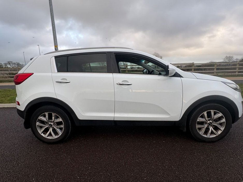 2015 Kia Sportage 1.7 EXL 4DR, Rear Parking Sensors, Reversing Camera, Multi-Function Steering Wheel, Air Conditioning, Alloy Wheels, €12,900