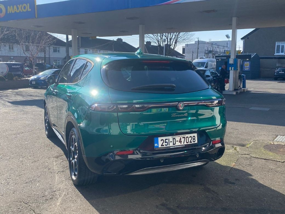 2025 Alfa Romeo Tonale - image 9