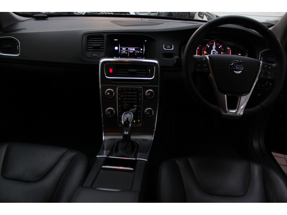 2016 Volvo V60 2.0D4 SE LUXURY EDITION  5DR ESTATE AUTOMATIC // HUGE SPEC // 122,000KM'S /IMMACUALTE CONDITION // BUY WITH CONFIDENCE AA AND SIMI APPROVED DEALER 2025 // FINANCE ARRANGED // ALL TRADE INS WELCOME // €15,950