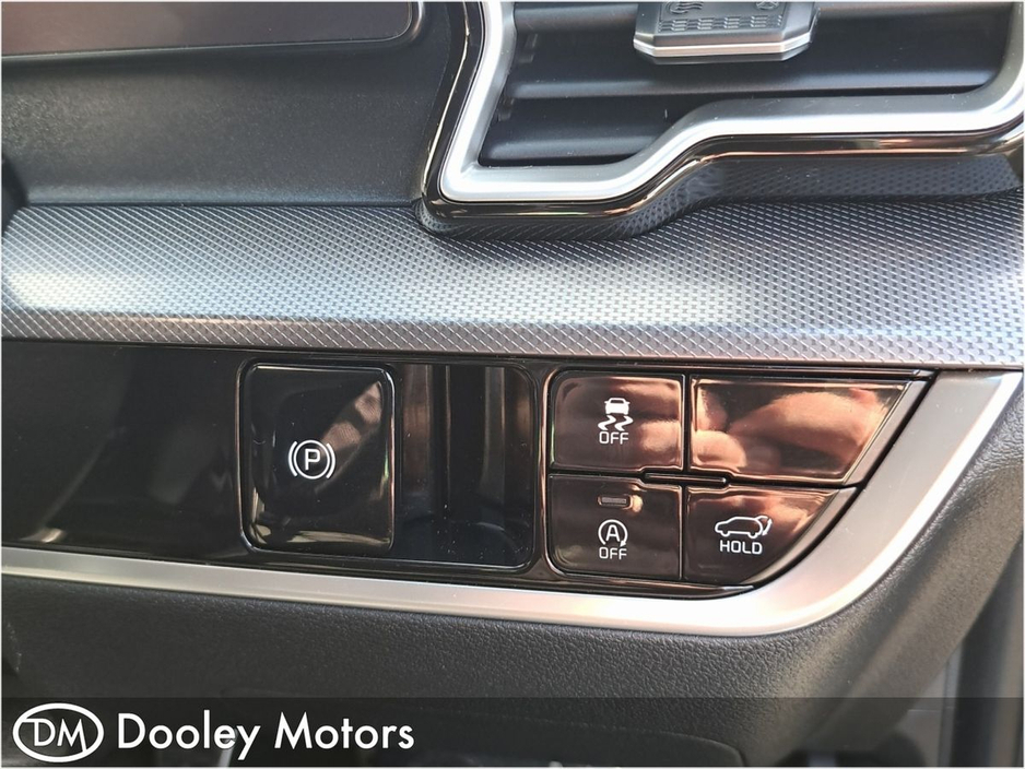 2022 Kia Sportage - image 25