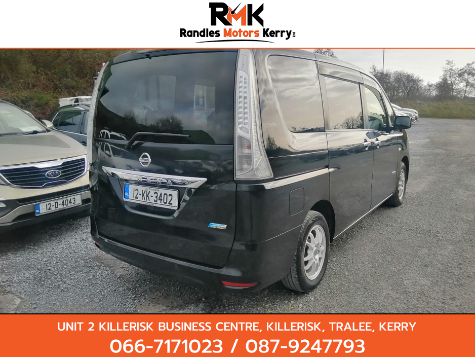 2012 Nissan Serena - image 4