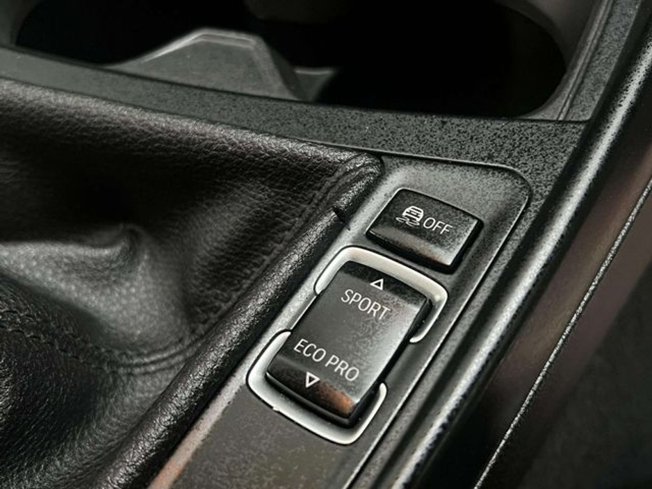 2016 BMW 1 Series - image 16