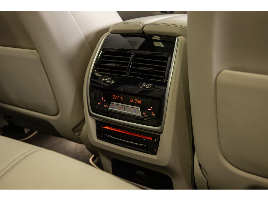2023 BMW X5 - image 16
