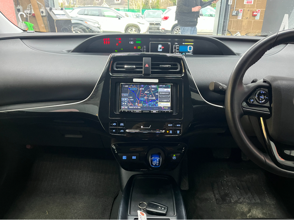 2022 Toyota Prius - image 18