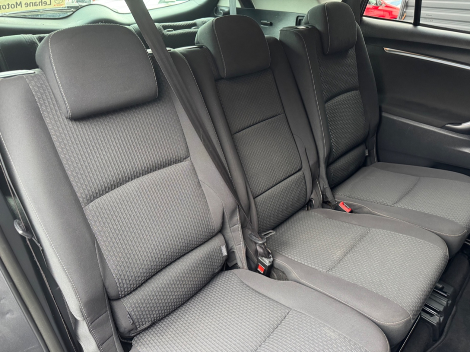 2014 Toyota Corolla Verso - image 9