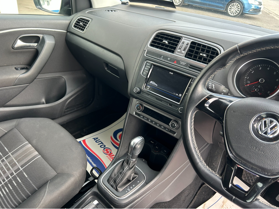 2015 Volkswagen Polo - image 5