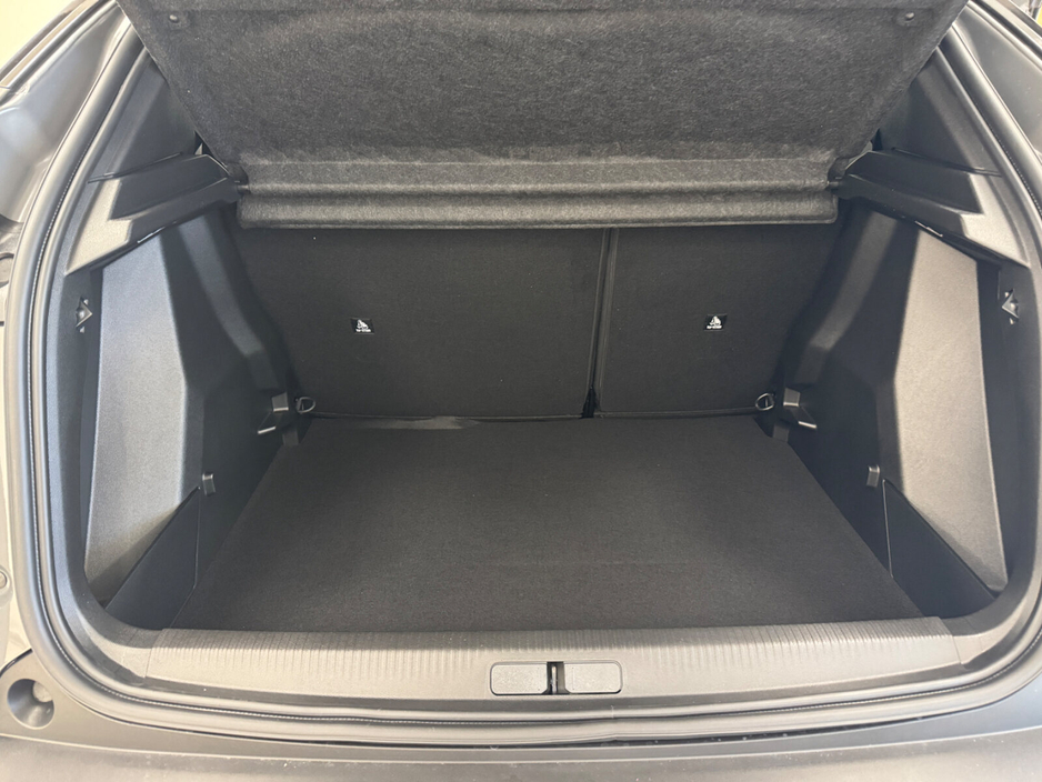 2026 Peugeot 2008 Electric 156bhp (54 kWh) Allure €35,000