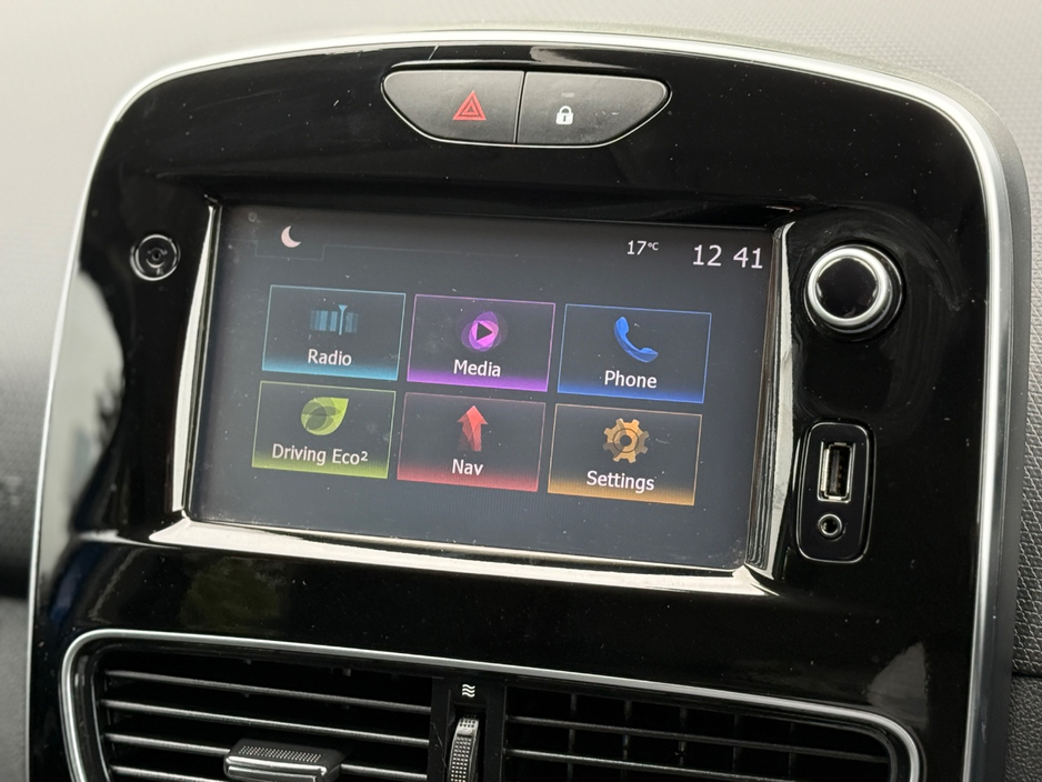 2018 Renault Clio - image 25