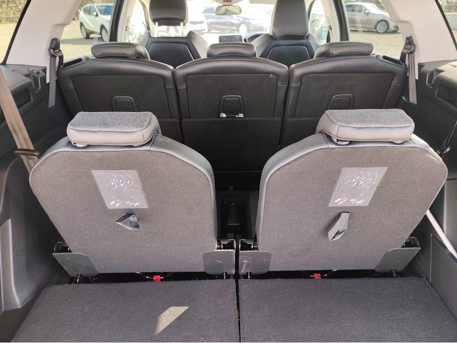 2019 Peugeot 5008 - image 8