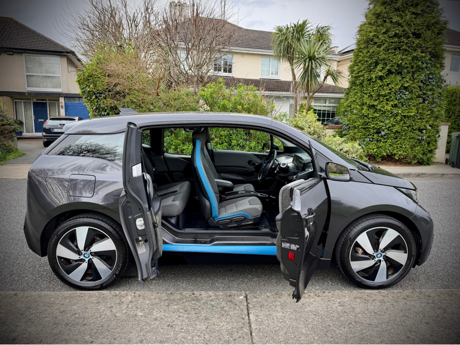 2015 BMW i3 - image 13