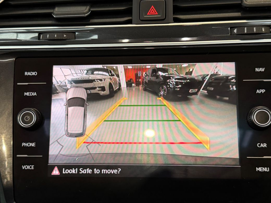 2020 Volkswagen Tiguan - image 27