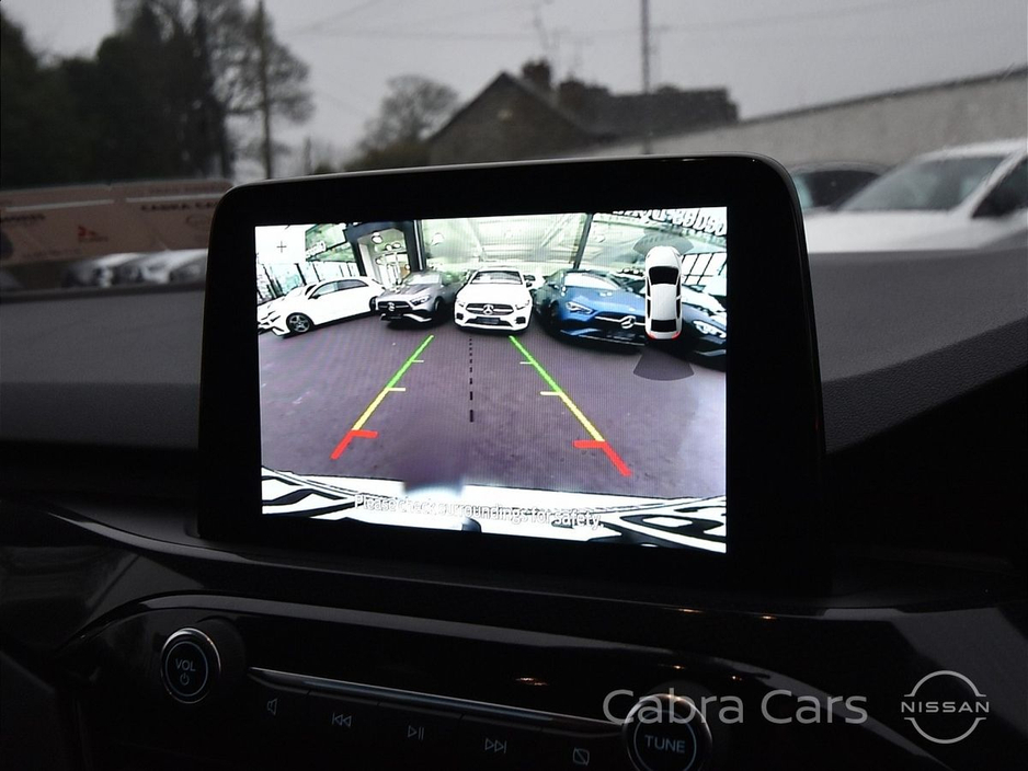 2022 Ford Kuga - image 13