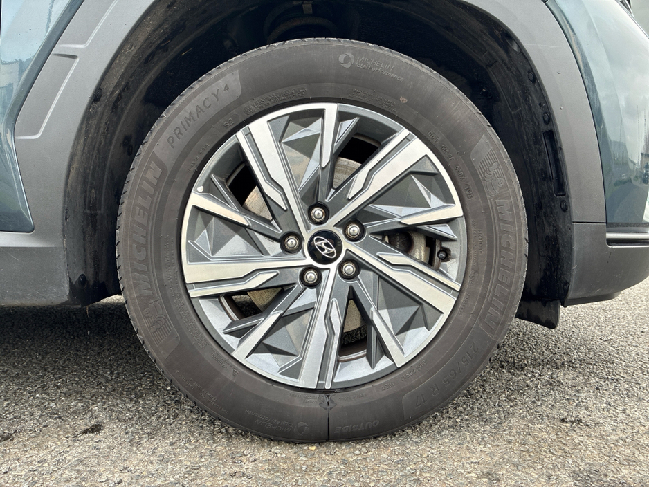 2022 Hyundai Tucson - image 5