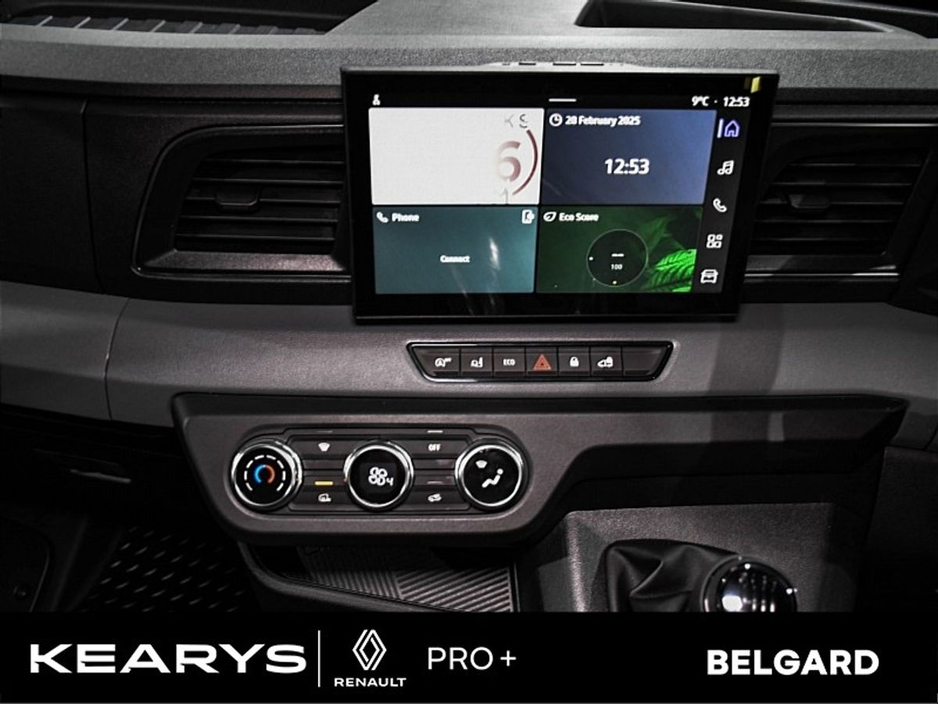 2025 Renault Master - image 10