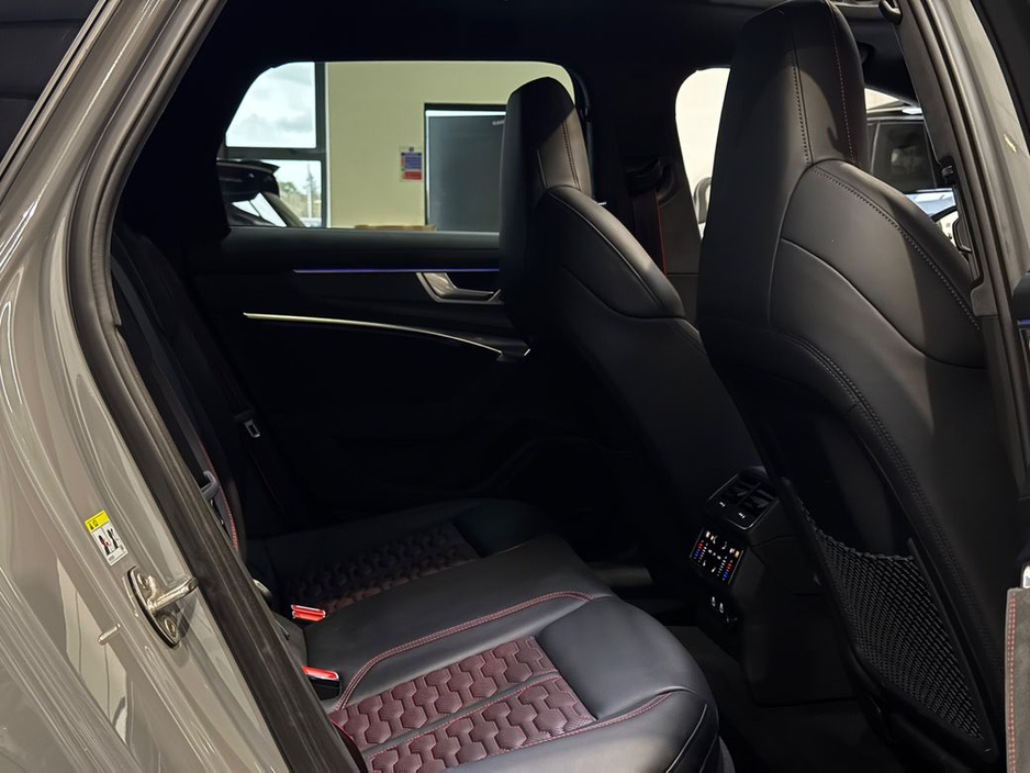 2024 Audi RS6 - image 27