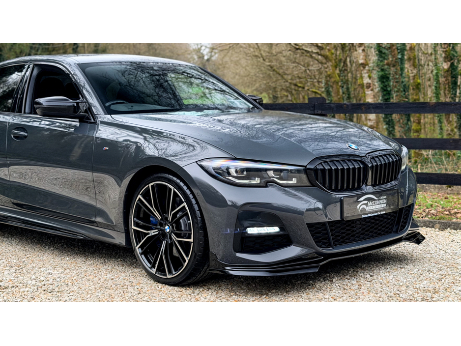 2021 BMW 3 Series - image 9