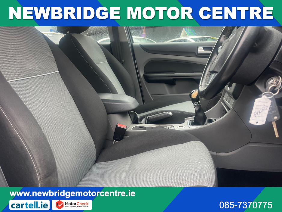 2010 Ford Focus - image 9