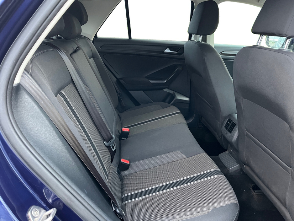 2019 Volkswagen T-Roc DESIGN 1.0 TSI MANUAL 6SPEED FWD 115HP 5DR €18,500