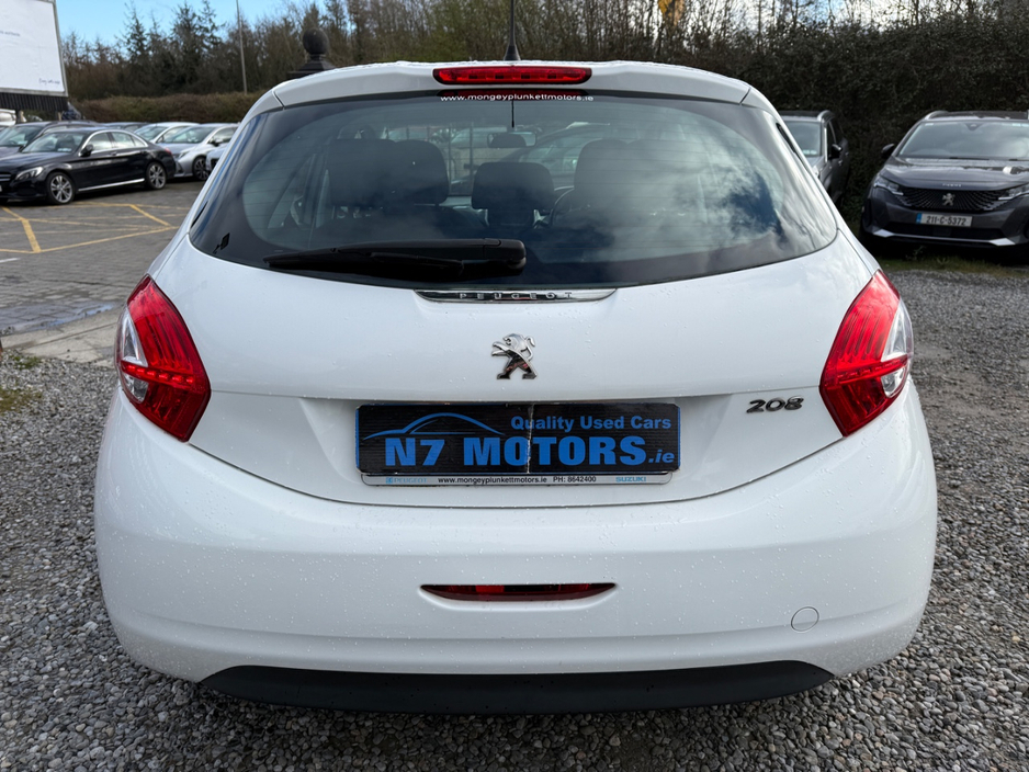 2013 Peugeot 208 - image 6